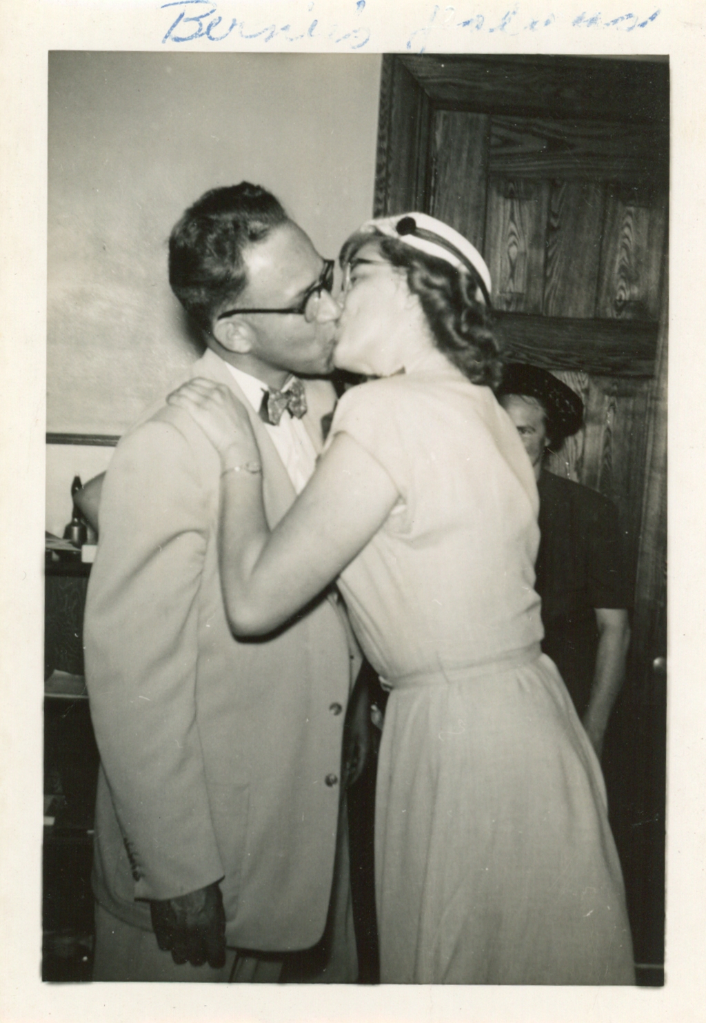 Gerrit DeKruyter - ™Photo Kissing Lois DeKruyter