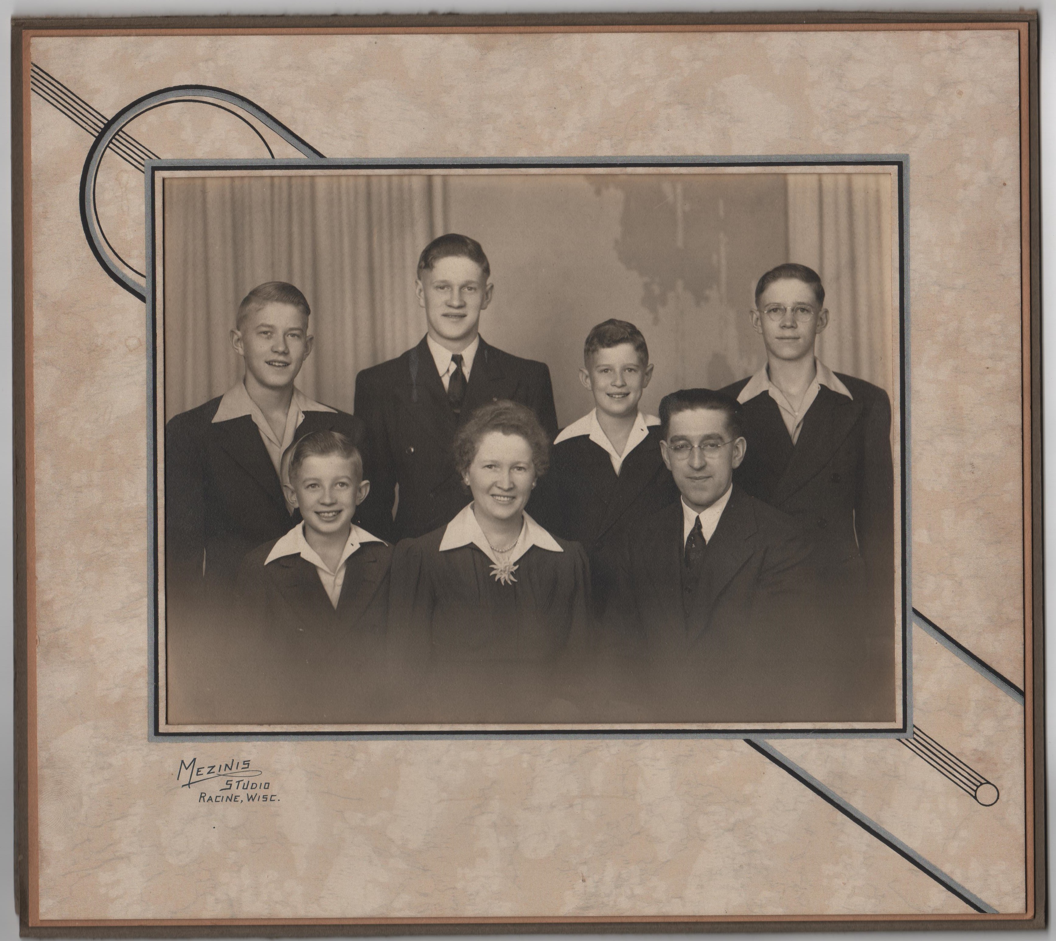 Henry & Alyda Veenstra Family - ™Photo (2)