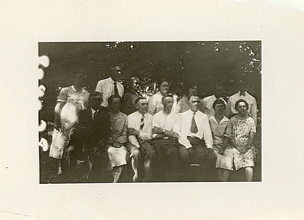 Melle Sierds Veenstra Family - ™Photo of Group